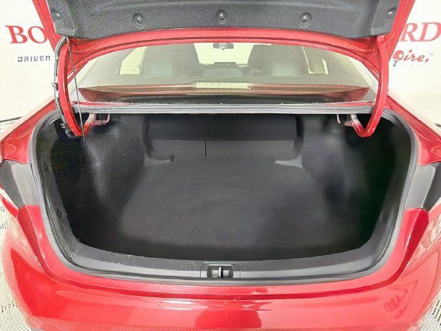Used 2020 Toyota Corolla LE FWD image 28