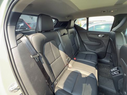 Certified 2023 Volvo XC40 B5 Plus w/ Driver Assist Package image 32