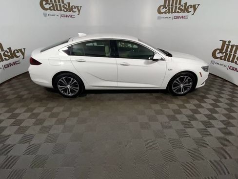 Used 2018 Buick Regal Essence w/ Driver Confidence Package #1 AWD/4WD image 9
