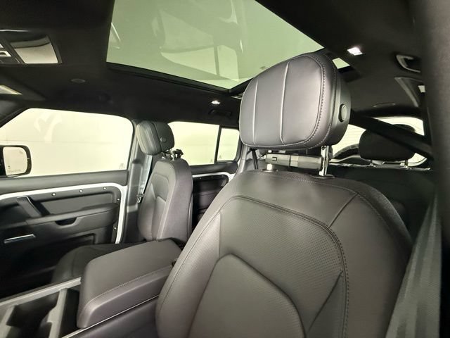 New 2026 Land Rover Defender 110 V8 AWD/4WD image 6
