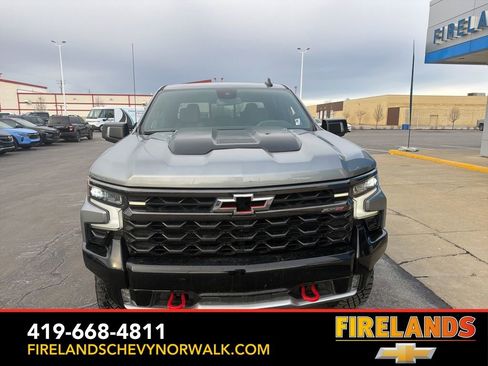 Used 2023 Chevrolet Silverado 1500 ZR2 image 5