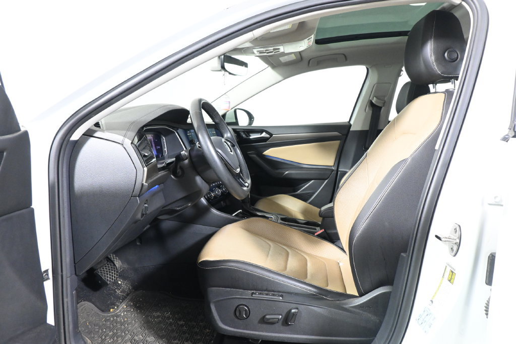 Used 2020 Volkswagen Jetta SEL Premium FWD image 3
