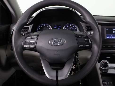 Used 2019 Hyundai Elantra SE FWD image 8