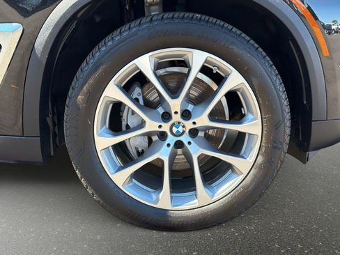 Used 2025 BMW X5 xDrive40i w/ Premium Essential Package AWD/4WD image 12