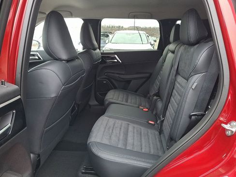 New 2026 Mitsubishi Outlander SE image 5