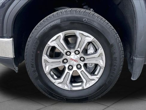 Used 2025 GMC Sierra 1500 SLT AWD/4WD image 10