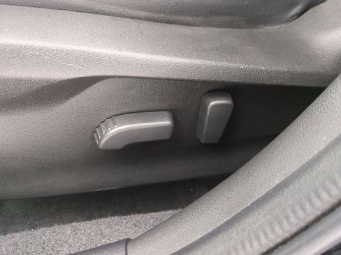 Used 2023 Subaru Crosstrek 2.5i Limited image 16