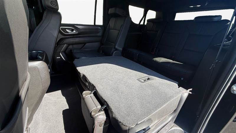 Used 2021 Chevrolet Suburban RST AWD/4WD image 23