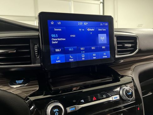 Used 2022 Ford Explorer Limited image 41