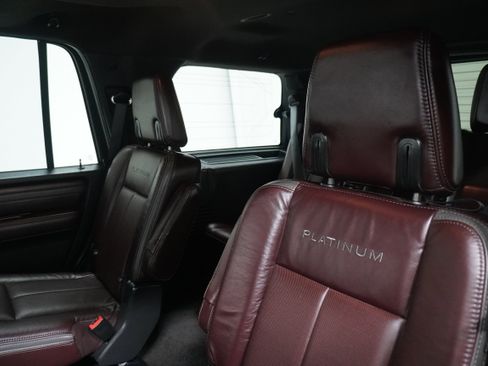 Used 2015 Ford Expedition Platinum image 10