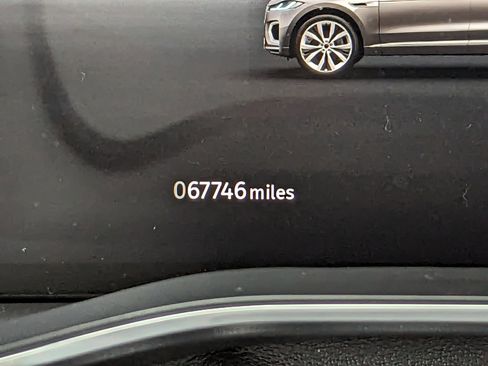 Used 2023 Jaguar F-PACE S image 19