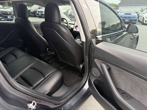 Used 2021 Tesla Model 3 Standard Range Plus RWD image 9