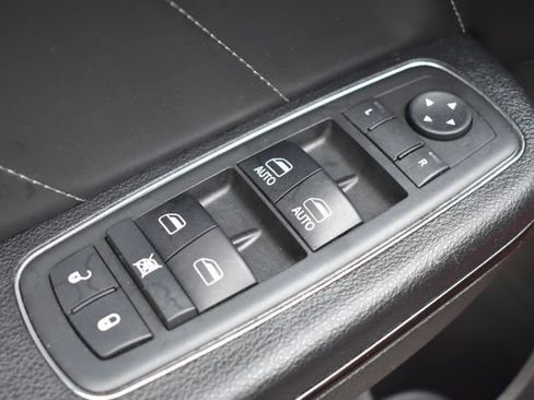 Used 2017 Dodge Charger SXT w/ AWD Plus Group image 20
