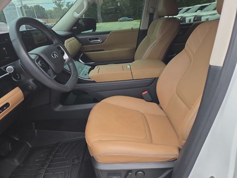 Used 2025 INFINITI QX80 Luxe AWD/4WD image 5