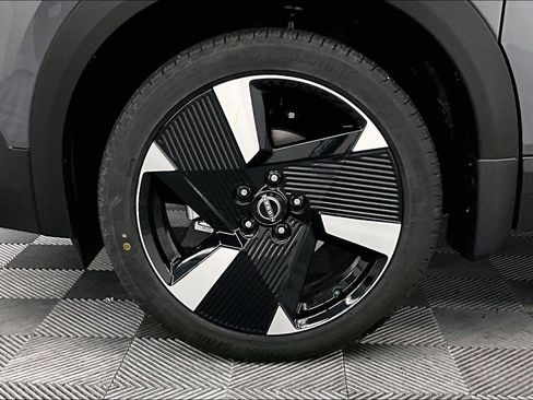 New 2026 Nissan Kicks SR w/ SR Premium Package AWD/4WD image 12
