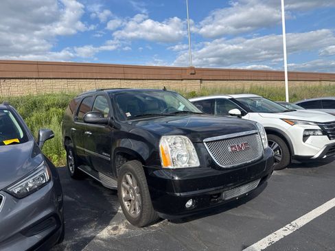 Used 2010 GMC Yukon Denali AWD/4WD image 1