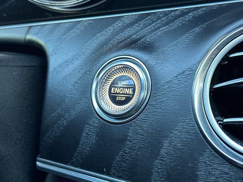 Used 2018 Mercedes-Benz E 300 E 300 image 34