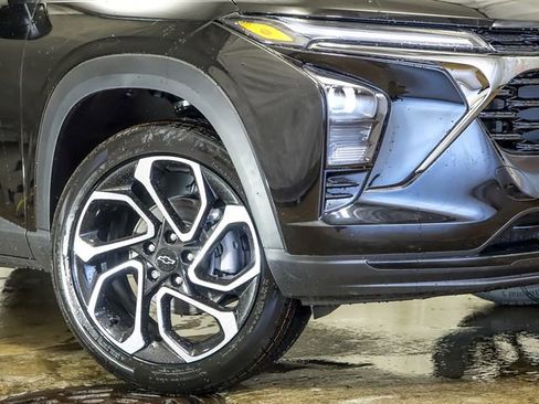 New 2026 Chevrolet Trax RS FWD image 4