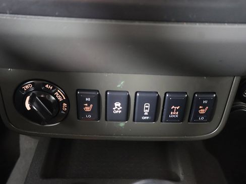 Used 2021 Nissan Frontier PRO-4X w/ Pro-4x Utility Package image 46