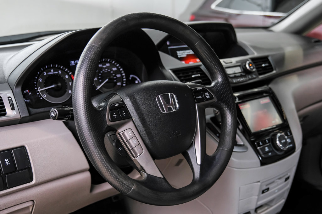 Used 2016 Honda Odyssey SE image 19
