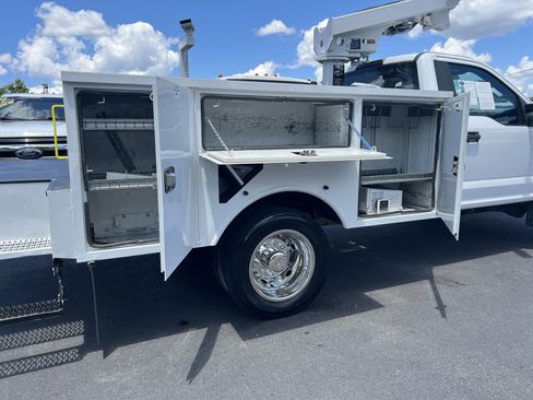 Used 2017 Ford F450 XL w/ Snow Plow Prep Package image 25