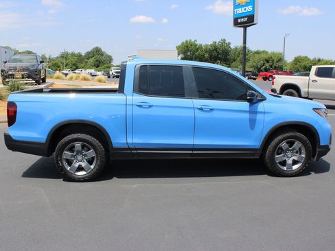Used 2025 Honda Ridgeline TrailSport image 9