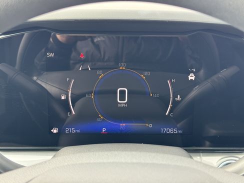 Used 2025 Chevrolet Trax LT image 36