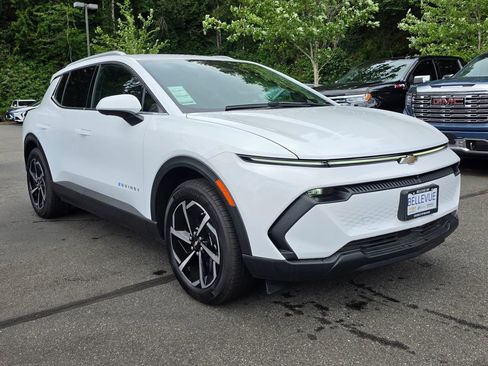 New 2026 Chevrolet Equinox EV LT AWD/4WD image 7