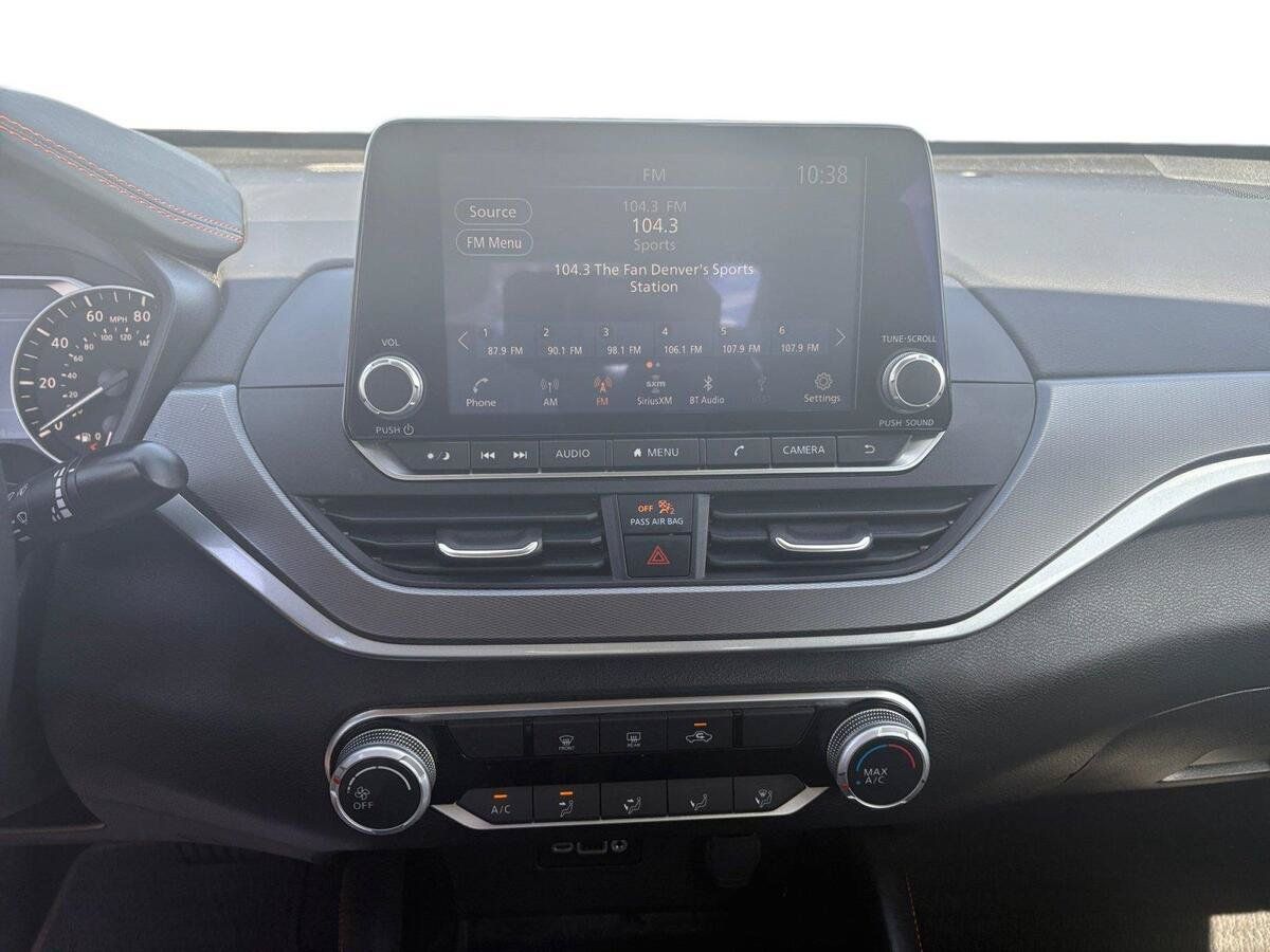 Used 2024 Nissan Altima 2.5 SR FWD image 19