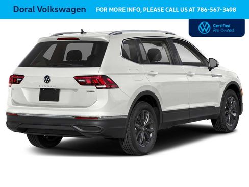 Used 2024 Volkswagen Tiguan SE FWD image 2