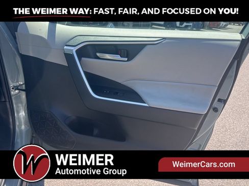 Used 2021 Toyota RAV4 XLE Premium AWD/4WD image 20