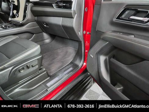 Used 2025 GMC Yukon Elevation AWD/4WD image 25