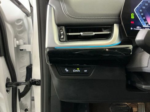 Certified 2025 BMW X1 xDrive28i w/ Technology Package AWD/4WD image 18