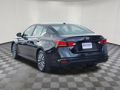 Used 2024 Nissan Altima 2.5 SV image 3