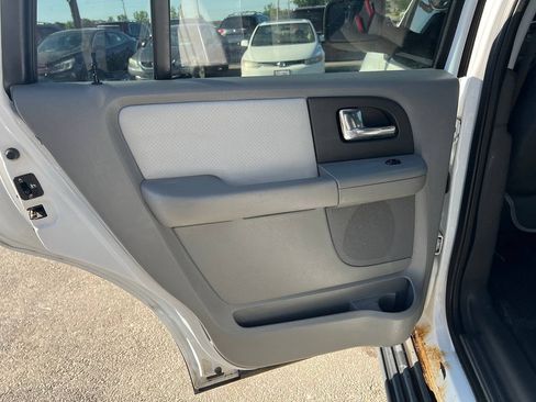 Used 2005 Ford Expedition XLT AWD/4WD image 3