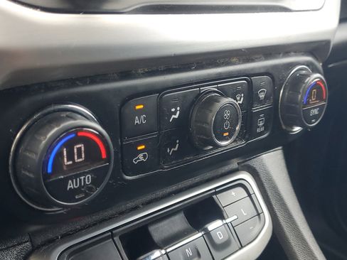 Used 2023 GMC Acadia SLE FWD image 27