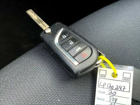 Used 2020 Toyota Corolla LE FWD image 13