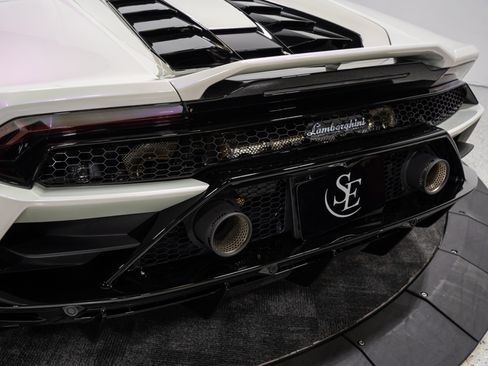 Used 2024 Lamborghini Huracan EVO AWD/4WD image 36