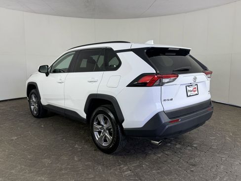 Used 2025 Toyota RAV4 XLE w/ Convenience Package image 5