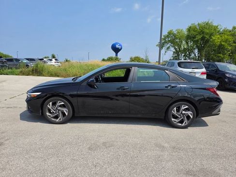 Certified 2025 Hyundai Elantra Sport FWD image 2