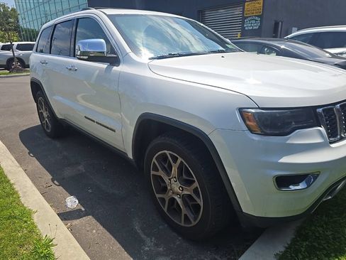 Used 2019 Jeep Grand Cherokee Limited w/ Luxury Group II AWD/4WD image 2