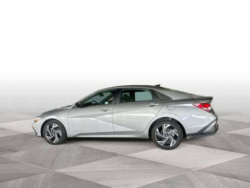 Used 2025 Hyundai Elantra Sport FWD image 5