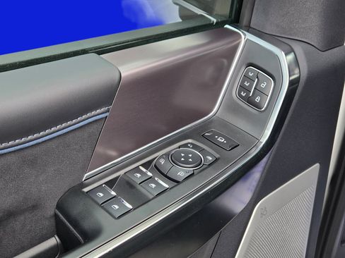 Used 2026 Ford F450 Platinum AWD/4WD image 17