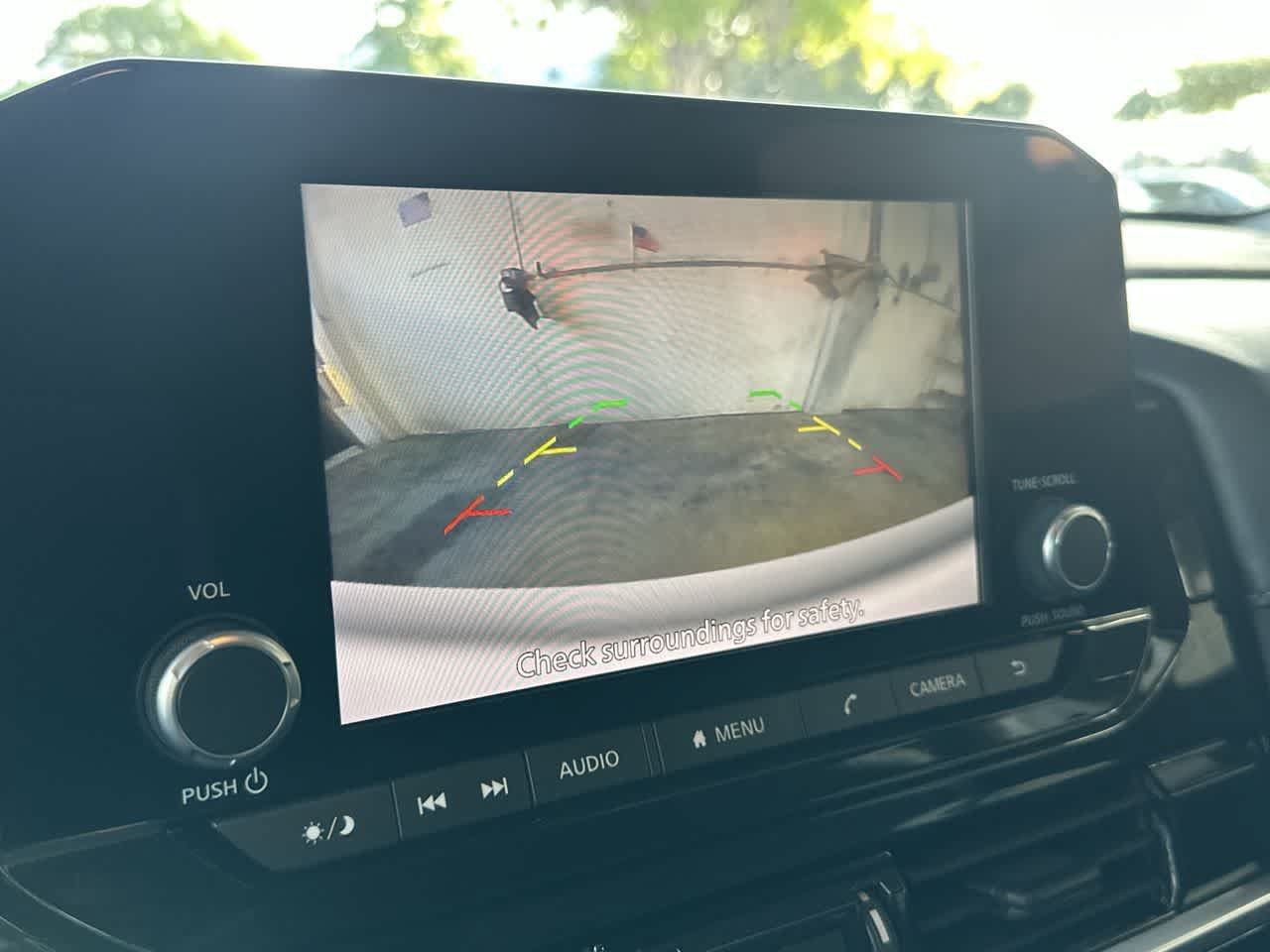 Used 2025 Nissan Pathfinder SV AWD/4WD image 19