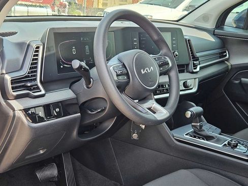 Certified 2024 Kia Sportage LX FWD image 2