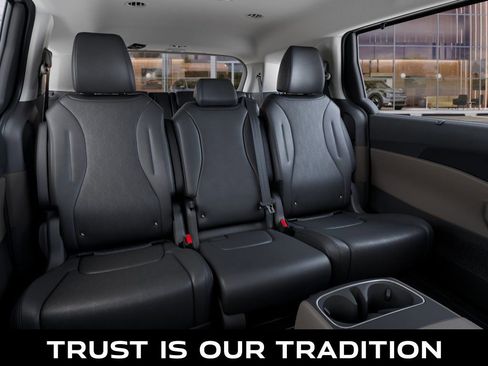 New 2026 Kia Carnival EX image 16