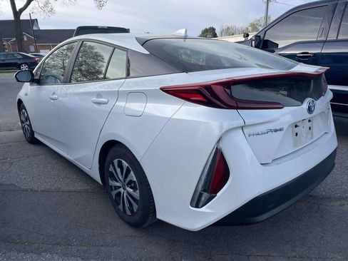 Used 2021 Toyota Prius Prime XLE image 4