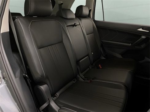 Used 2022 Volkswagen Tiguan SE image 74