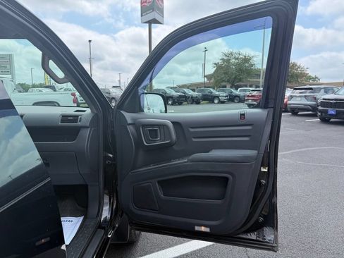 Used 2013 Honda Ridgeline Sport image 9