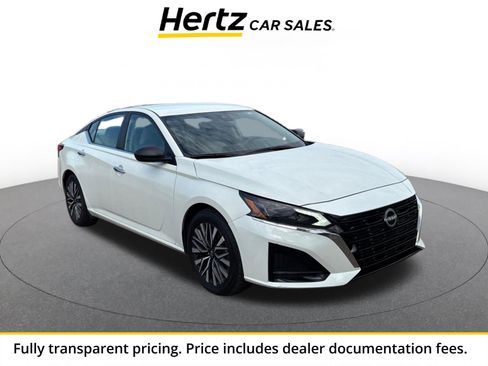 Used 2025 Nissan Altima 2.5 SV FWD image 1